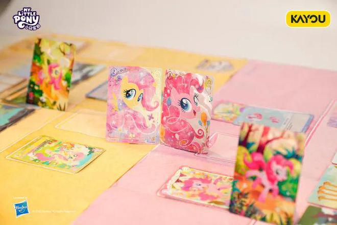 题材TCG想要让更多中国年轻人入坑pg电子免费试玩模拟器卡游的三国(图6)